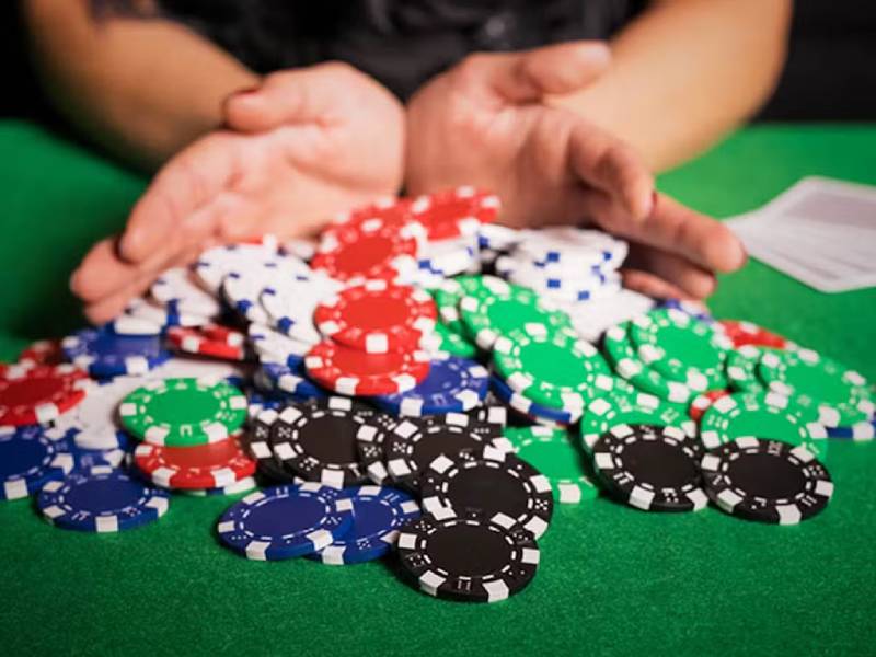 All In Poker là gì? Khám Phá Chiến Thuật All In Trong Poker 12 All In Poker la gi Kham Pha Chien Thuat All In Trong Poker