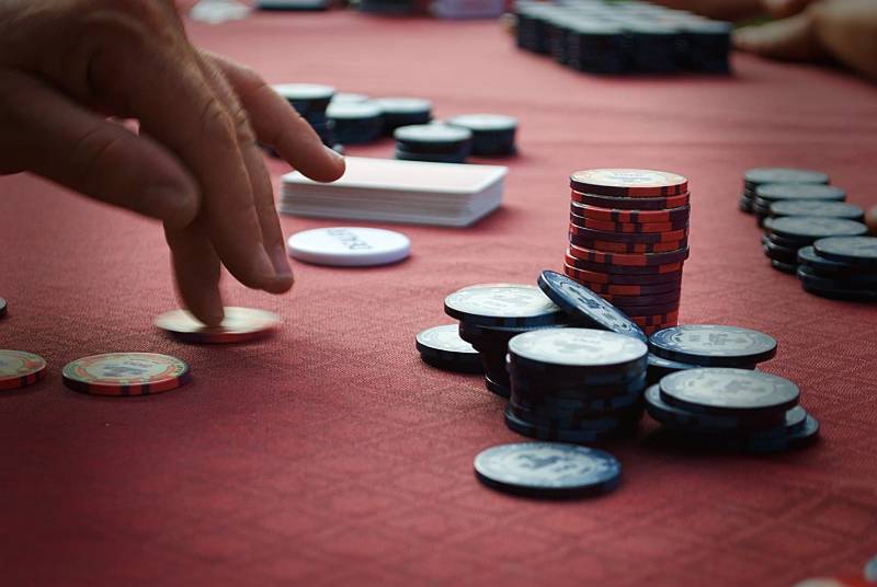 All In Poker là gì? Khám Phá Chiến Thuật All In Trong Poker 4 Cách Tính Toán Và Chiến Lược Khi Chơi All In Poker